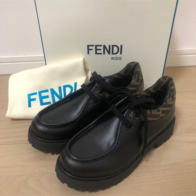 FENDI　フェンディ キッズ  FFロゴ ローファー モカシン