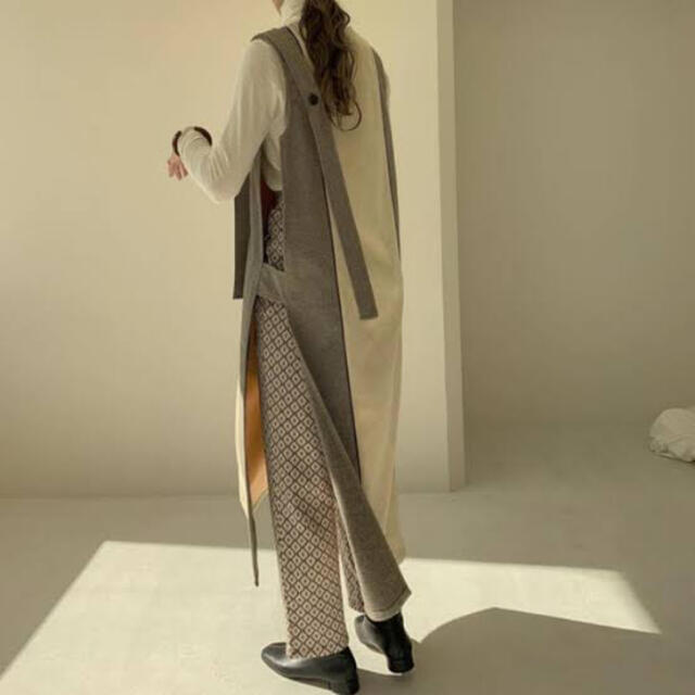 TODAYFUL(トゥデイフル)のAmiur two-tone suede long vest レディースのトップス(ベスト/ジレ)の商品写真