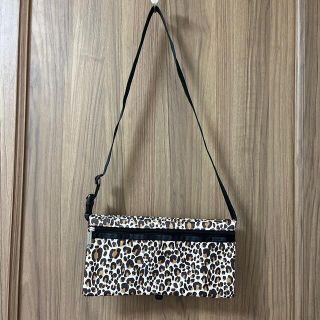 レスポートサック(LeSportsac)の【レスポ　ショルダーバッグ 】レスポートサック　ヒョウ柄　リバーシブル(ショルダーバッグ)