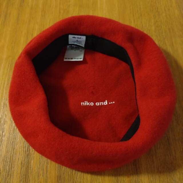 niko and...(ニコアンド)のニコアンドベレー帽　赤 レディースの帽子(ハンチング/ベレー帽)の商品写真