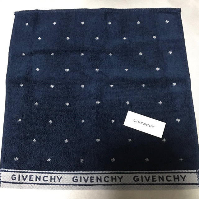 GIVENCHY(ジバンシィ)のGIVENCHY 新品 タオルハンカチ メンズのファッション小物(ハンカチ/ポケットチーフ)の商品写真