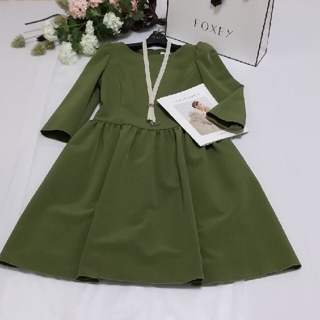 FOXEY美品ワンピースお袖付のWinter Wonderグリーン38