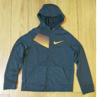 ナイキ(NIKE)のNIKE パーカー 150cm(ジャケット/上着)