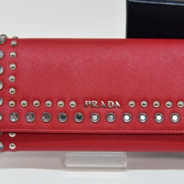 PRADA(プラダ)の未使用新品 プラダ PRADA 長財布 パスケース付き クリスタル スタッズ レディースのファッション小物(財布)の商品写真