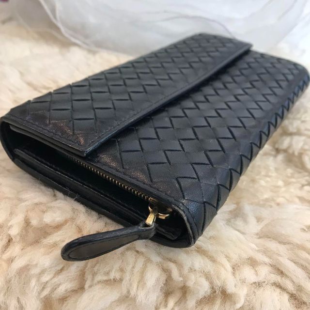 免税品 BOTTEGA VENETA 二つ折り長財布 イントレチャート パイソン 免税品 BOTTEGA VENETA 二つ折り長財布 イントレチャート パイソン