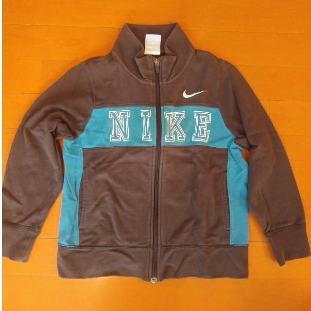 NIKE(ナイキ)のナイキ　フルジップ　XS (135/60)サイズ キッズ/ベビー/マタニティのキッズ服男の子用(90cm~)(ジャケット/上着)の商品写真