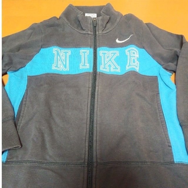 NIKE(ナイキ)のナイキ　フルジップ　XS (135/60)サイズ キッズ/ベビー/マタニティのキッズ服男の子用(90cm~)(ジャケット/上着)の商品写真