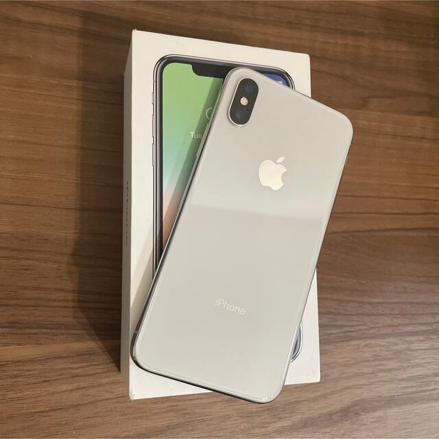 iPhone(アイフォーン)のiphoneX 64gb silver スマホ/家電/カメラのスマートフォン/携帯電話(スマートフォン本体)の商品写真
