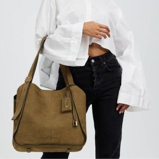 マークジェイコブス(MARC JACOBS)のMARC JACOBS ザ ディレクター エンボス　クロコトートバッグ(トートバッグ)