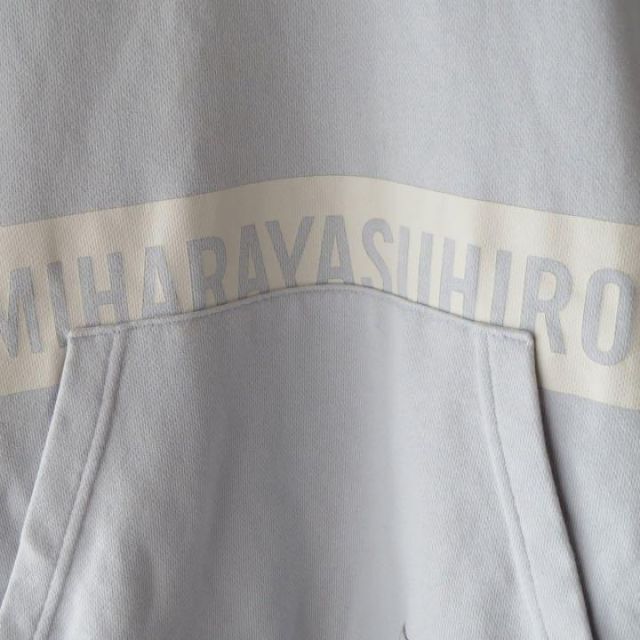 MIHARAYASUHIRO(ミハラヤスヒロ)のミハラヤスヒロ パーカー サイズXL メンズ - ライトブルー×白 メンズのトップス(パーカー)の商品写真