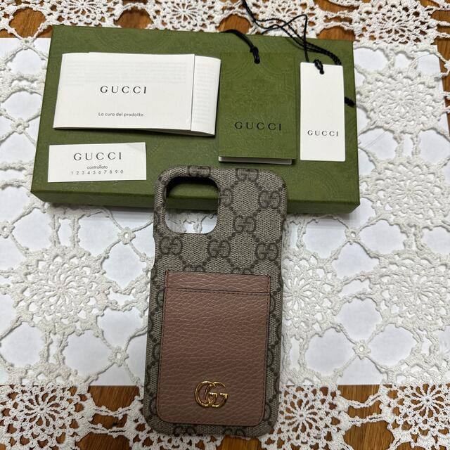 Gucci(グッチ)のGUCCIのiPhone12 Pro Maxのケースです。 スマホ/家電/カメラのスマホアクセサリー(iPhoneケース)の商品写真