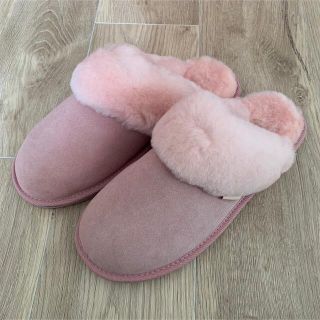 アグ(UGG)のUGG  ムートンスリッパ(スリッポン/モカシン)