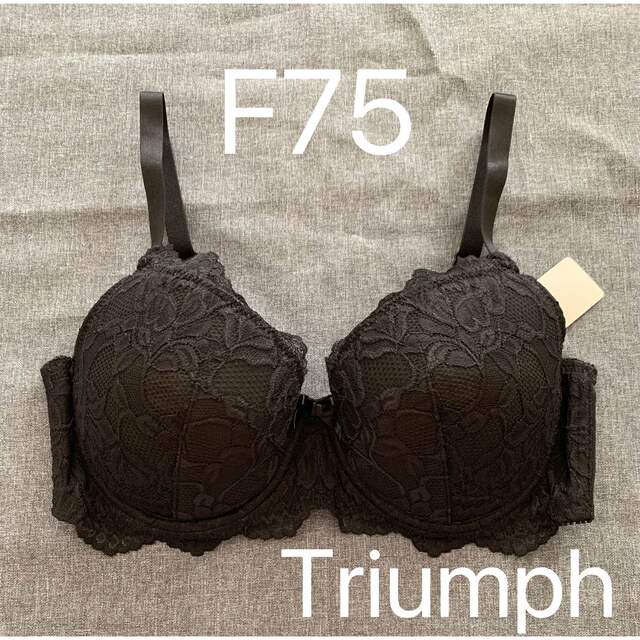 トリンプ　4/5カップブラ　花柄刺繍が可憐なレースブラジャー　F75   黒 レディースの下着/アンダーウェア(ブラ)の商品写真