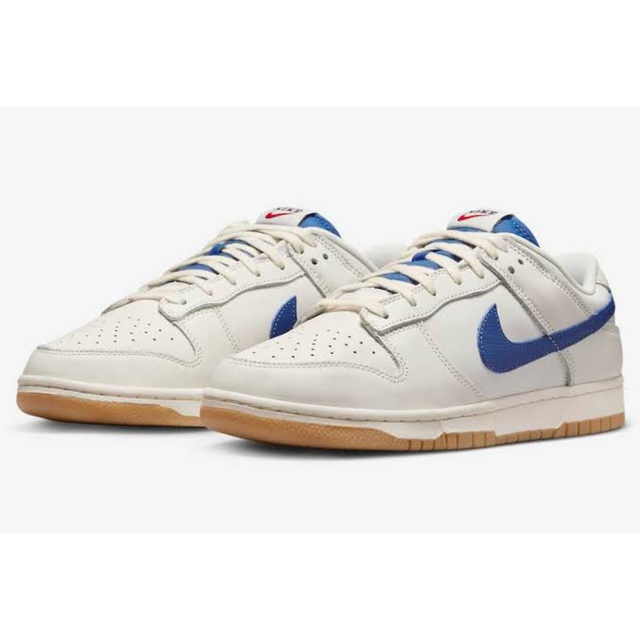 27 NIKE DUNK LOW SE Royal / Gum