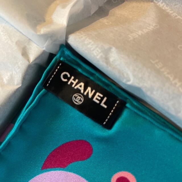 CHANEL(シャネル)のmo mo 様専用 レディースのファッション小物(バンダナ/スカーフ)の商品写真