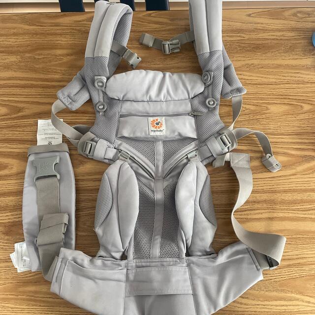 Ergobaby(エルゴベビー)のエルゴ　オムニ360 クールエア キッズ/ベビー/マタニティの外出/移動用品(抱っこひも/おんぶひも)の商品写真