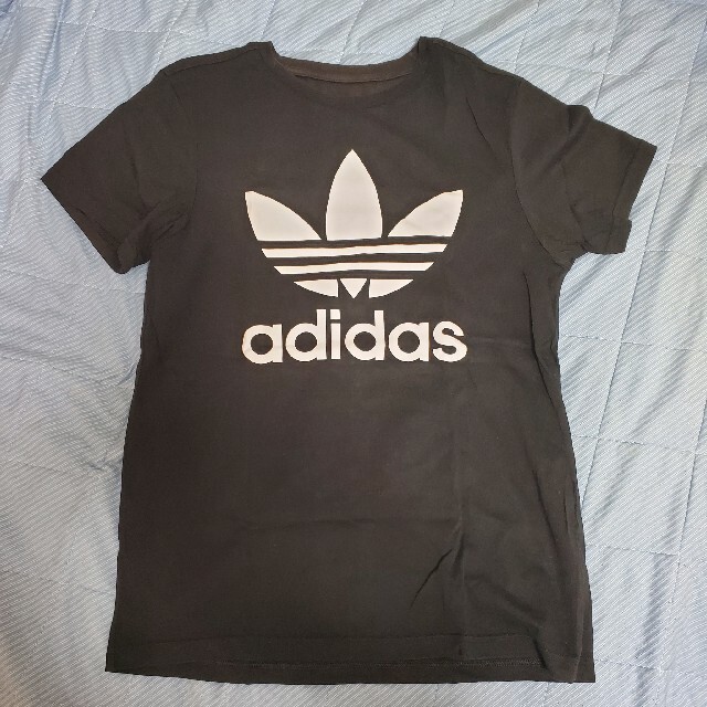 adidas(アディダス)のadidas オリジナル ロゴ Tシャツ 美品 レディースのトップス(Tシャツ(半袖/袖なし))の商品写真