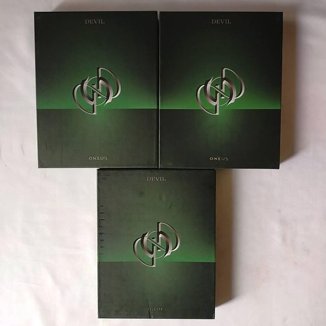 ONEUS / 1ST ALBUM ： DEVIL　セット エンタメ/ホビーのCD(K-POP/アジア)の商品写真