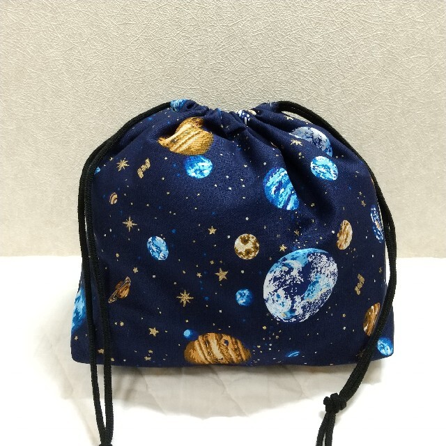 お弁当袋　巾着袋　惑星柄　ハンドメイド ハンドメイドのキッズ/ベビー(外出用品)の商品写真