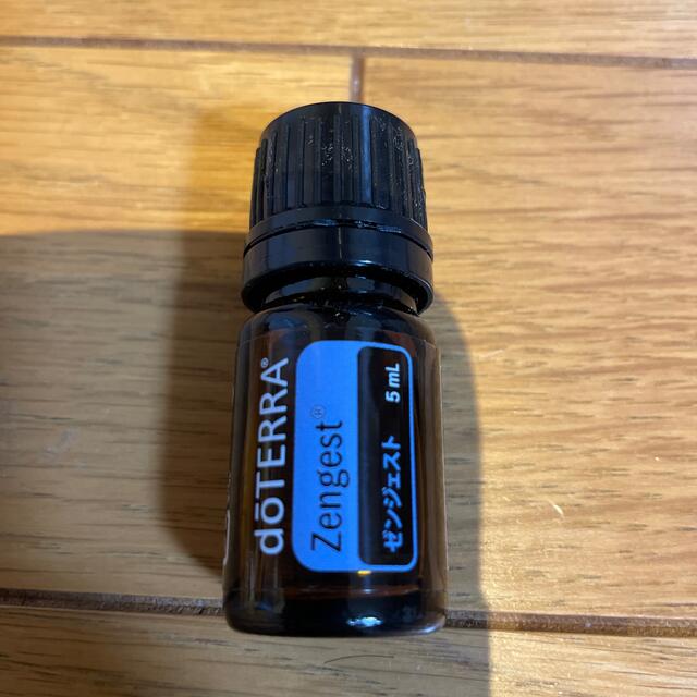 doTERRA(ドテラ)のdoTERRA  ゼンジェスト　５ミリ コスメ/美容のリラクゼーション(アロマオイル)の商品写真