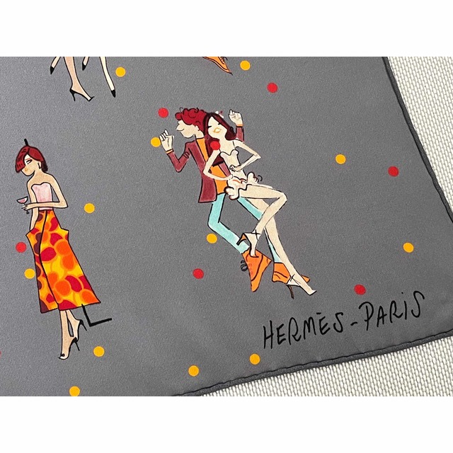 レディースHERMES 〝LES PARISIENNES“ カレ70女の子柄シルクスカーフ