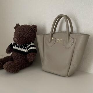 ヤングアンドオルセン(YOUNG&OLSEN)のYOUNG&OLSEN  PETITE LEATHER TOTE (ショルダーバッグ)