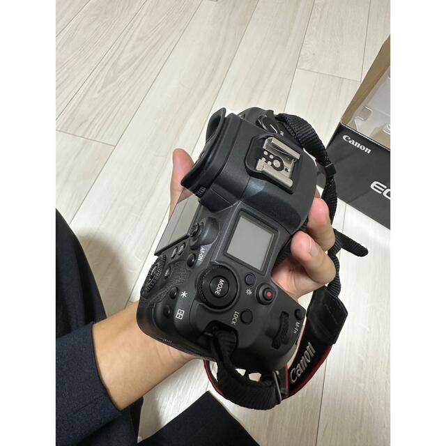 Canon(キヤノン)のCanno EOS R5 ミラーレス一眼カメラ　ボディー スマホ/家電/カメラのカメラ(ミラーレス一眼)の商品写真