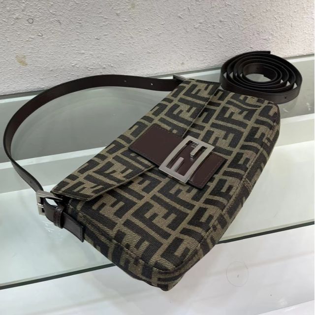FENDI フェンディ ズッカ柄 マンマバケットトートバッグ - www