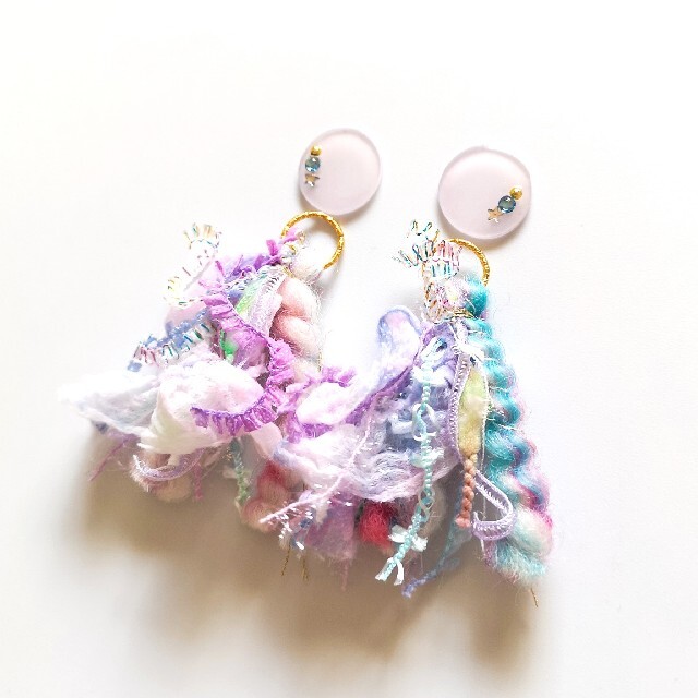 【sale】2way*もこもこマーメイドのタッセルのピアス/イヤリング ハンドメイドのアクセサリー(ピアス)の商品写真