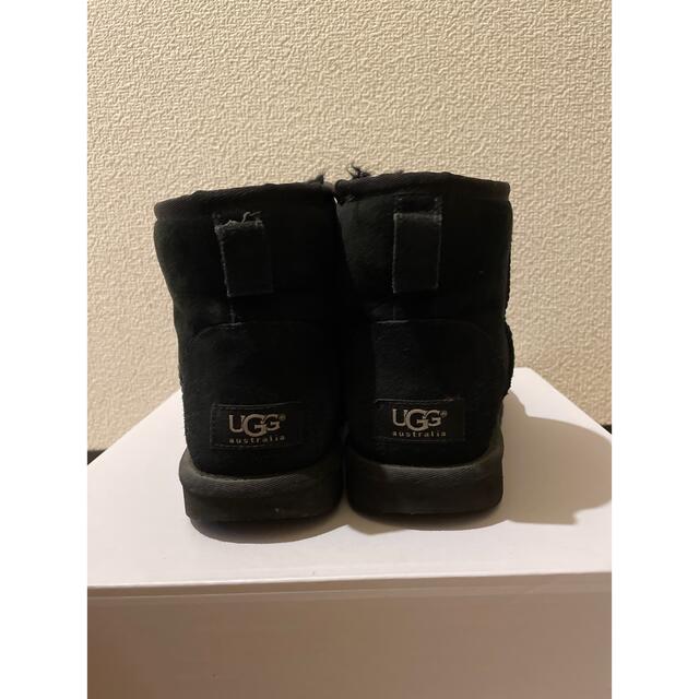 UGG(アグ)のUGG クラシックミニ　ブラック　25cm レディースの靴/シューズ(ブーツ)の商品写真