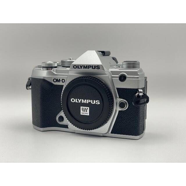 珍しい OM-D E-M5 Mark III ボディ/ OLYMPUS ミラーレス一眼