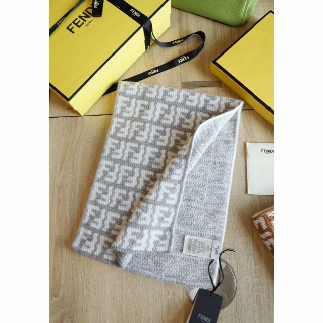 ❗️ 大歓迎 Fendi フェンディ マフラー????????121478