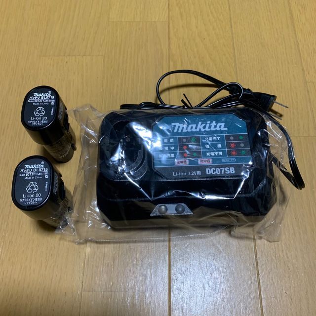 2up新品　マキタ　バッテリー　7.2V　2個　充電器　BL0715　DC07SB