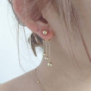 ミラオーウェン(Mila Owen)のデザインキャッチ ゴールドボールピアス RP049(ピアス)