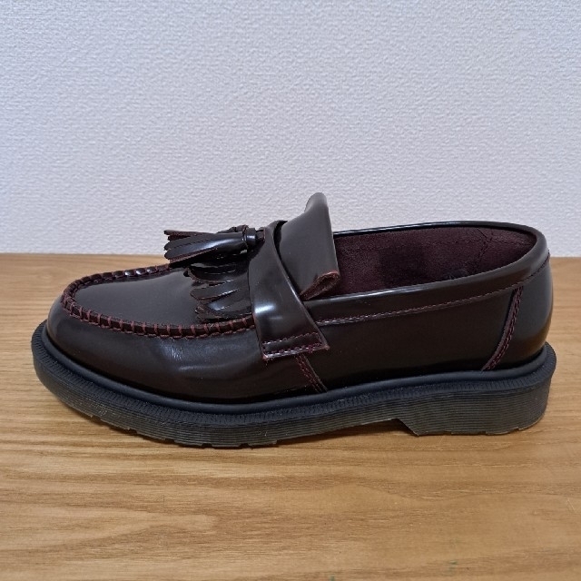 Dr.Martens(ドクターマーチン)のDr.Martens ADRIAN TASSEL LOAFER CHERRY レディースの靴/シューズ(ローファー/革靴)の商品写真