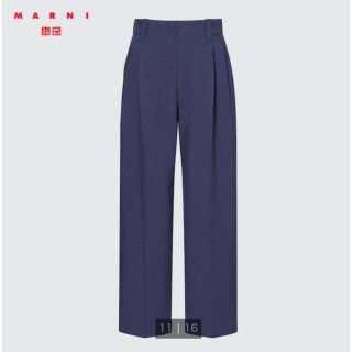 ユニクロ(UNIQLO)のユニクロ　マルニ　ワイドフィットタックパンツ(スラックス)