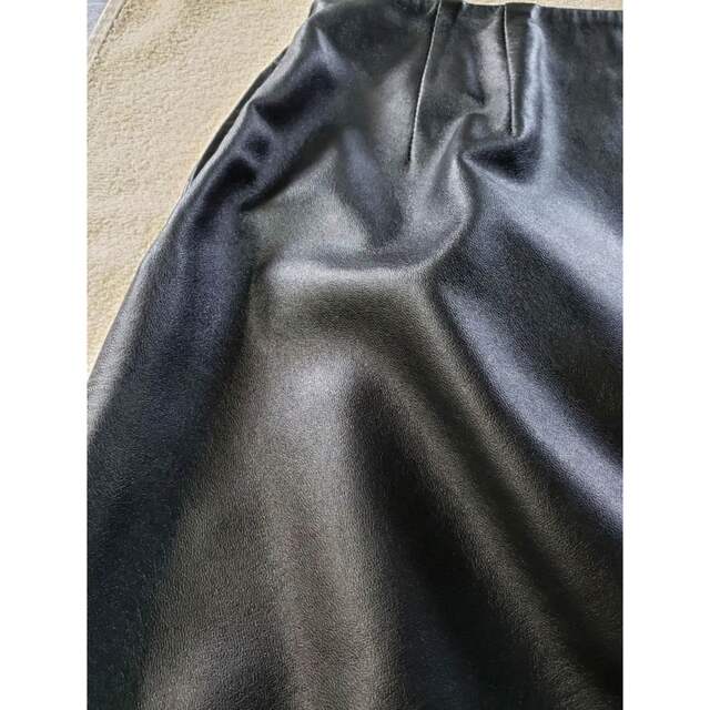 DKNY(ダナキャランニューヨーク)のDKNY 羊革 レザータイトスカート レディースのスカート(ひざ丈スカート)の商品写真
