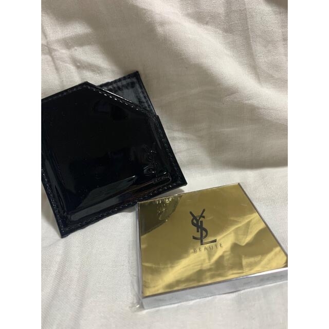 Yves Saint Laurent Beaute(イヴサンローランボーテ)の★新品未使用★ Yves Saint Laurent Beauté. ノベルティ レディースのファッション小物(ミラー)の商品写真