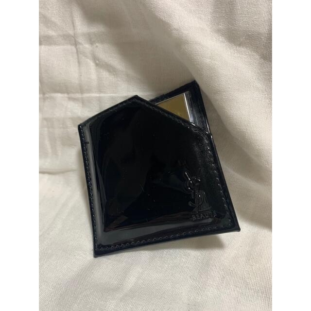 Yves Saint Laurent Beaute(イヴサンローランボーテ)の★新品未使用★ Yves Saint Laurent Beauté. ノベルティ レディースのファッション小物(ミラー)の商品写真