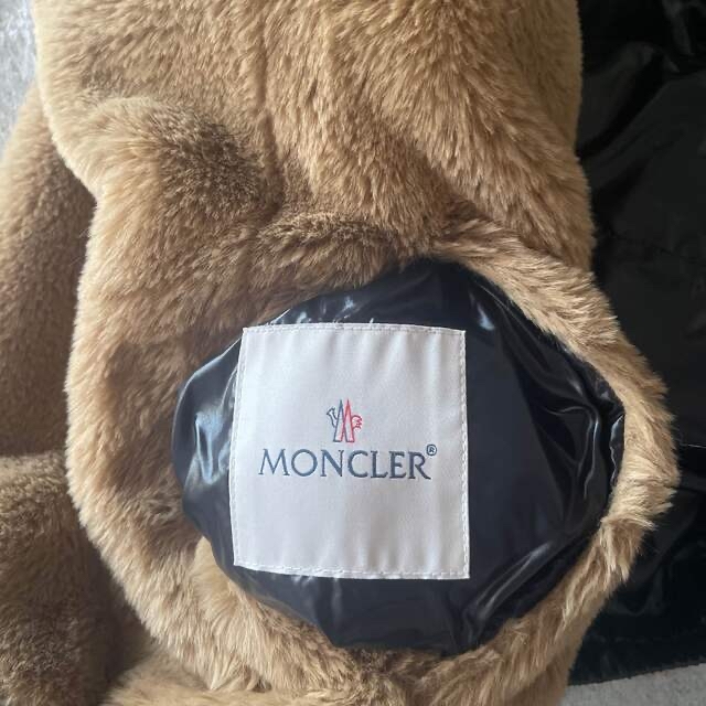 MONCLER(モンクレール)のオーリー様専用モンクレール フェイクファー　リバーシブル MONCLER 00　 レディースのジャケット/アウター(ブルゾン)の商品写真