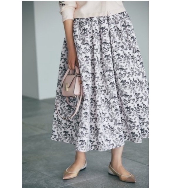 Drawer(ドゥロワー)のセブンテンバイミホカワヒト　包装紙柄スカート　グレー レディースのスカート(ロングスカート)の商品写真