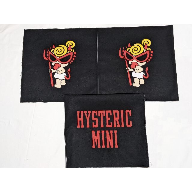 HYSTERIC MINI(ヒステリックミニ)のHYSTERIC MINI　デビキン柄　　３パネル☆レア生地　ハギレ ハンドメイドの素材/材料(生地/糸)の商品写真