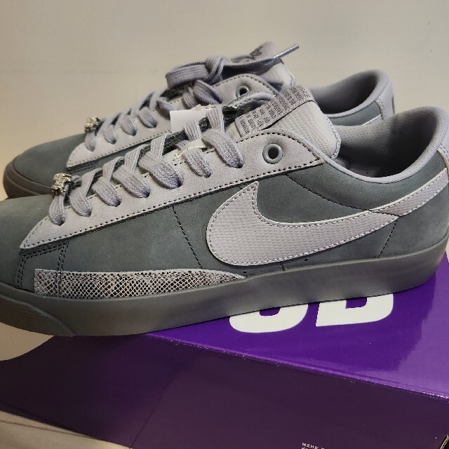 NIKE(ナイキ)のFPAR × Nike SB Blazer Low Cool Grey メンズの靴/シューズ(スニーカー)の商品写真