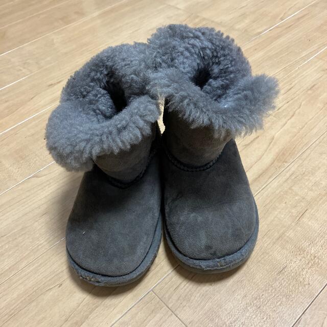 UGG(アグ)のUGGブーツ　16㎝ キッズ/ベビー/マタニティのキッズ靴/シューズ(15cm~)(ブーツ)の商品写真