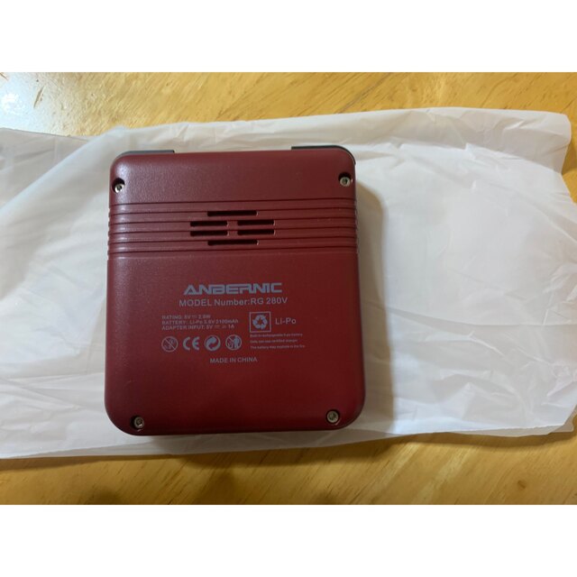 ANBERNIC RG280V 新品 未使用 専用ケース付き エンタメ/ホビーのゲームソフト/ゲーム機本体(携帯用ゲーム機本体)の商品写真