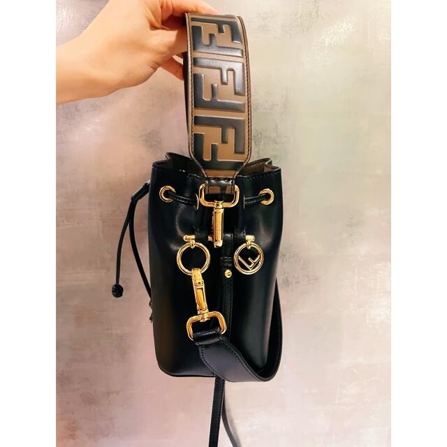 値下げ❣️FENDI モントレゾールミニレディース