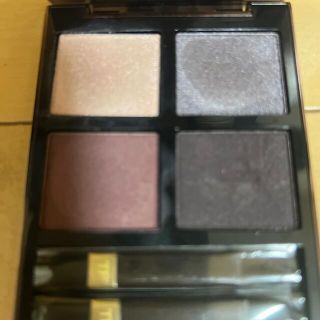 トムフォード(TOM FORD)のトムフォード　アイカラークォード　アイシャドウ　バイオレットサテン　美品　限定(アイシャドウ)