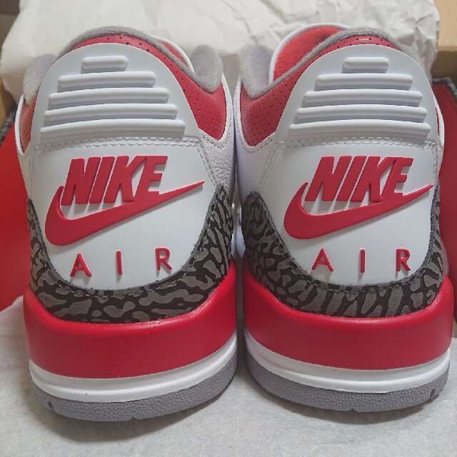 NIKE(ナイキ)のNike Air Jordan 3 Retro OG Fire Red メンズの靴/シューズ(スニーカー)の商品写真