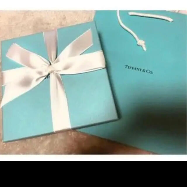 Tiffany & Co.(ティファニー)の新品未開封　ティファニー　非売品　ブルーリボン　デザートプレート　袋付き インテリア/住まい/日用品のキッチン/食器(食器)の商品写真