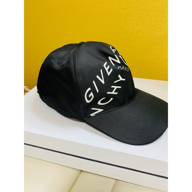 GIVENCHY(ジバンシィ)のGIVENCHY キャップ プレゼントに✩.*˚ メンズの帽子(キャップ)の商品写真